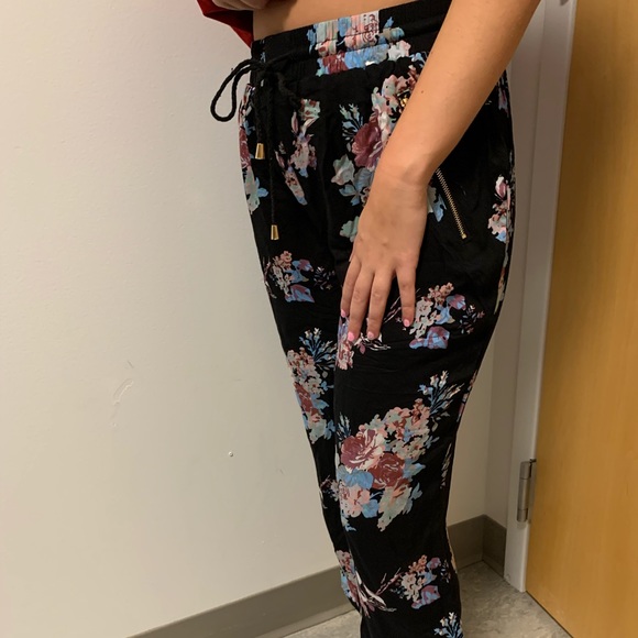 Mandee Pants - Picture 3 of 4